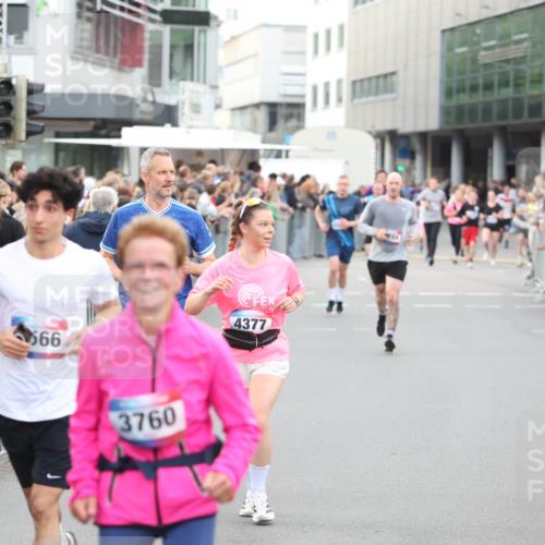 12.06.2026 - Holstenköstenlauf Andreas Tolksdorf http://msf.ph/oto/9747498 12.06.2026 19:58:21 Laufen 566, 4377, 3760 meine-sportfotos.de