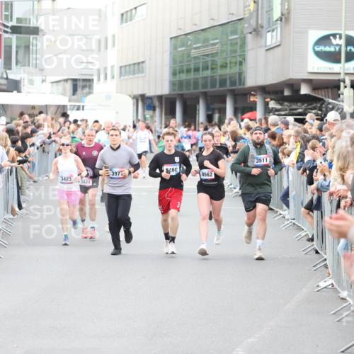 12.06.2026 - Holstenköstenlauf Andreas Tolksdorf http://msf.ph/oto/9747511 12.06.2026 19:58:31 Laufen 38, 3423, 3511, 3977, 68, 4562, 3424 meine-sportfotos.de