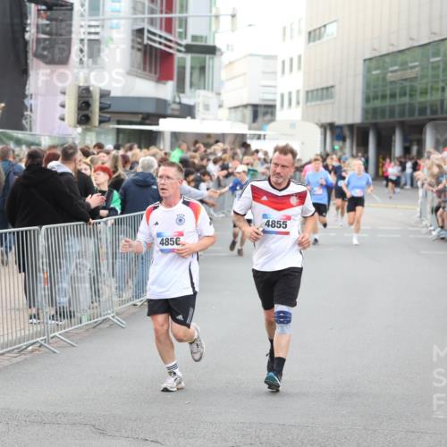 12.06.2026 - Holstenköstenlauf Andreas Tolksdorf http://msf.ph/oto/9747524 12.06.2026 19:58:42 Laufen 4856, 4855 meine-sportfotos.de