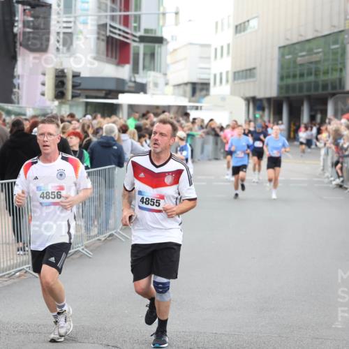 12.06.2026 - Holstenköstenlauf Andreas Tolksdorf http://msf.ph/oto/9747526 12.06.2026 19:58:43 Laufen 4856, 4855 meine-sportfotos.de