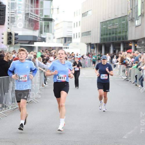 12.06.2026 - Holstenköstenlauf Andreas Tolksdorf http://msf.ph/oto/9747534 12.06.2026 19:58:49 Laufen 3411, 3417, 3170 meine-sportfotos.de