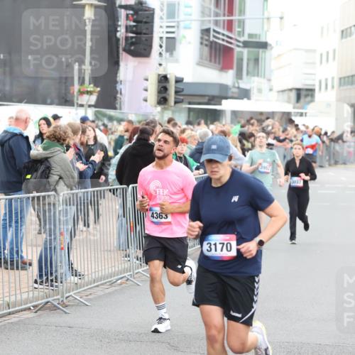 12.06.2026 - Holstenköstenlauf Andreas Tolksdorf http://msf.ph/oto/9747538 12.06.2026 19:58:51 Laufen 2030, 4363, 3170, 3952, 3037 meine-sportfotos.de