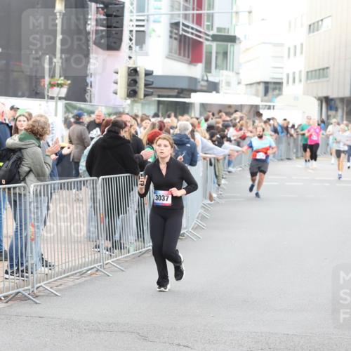 12.06.2026 - Holstenköstenlauf Andreas Tolksdorf http://msf.ph/oto/9747543 12.06.2026 19:58:54 Laufen 3037 meine-sportfotos.de