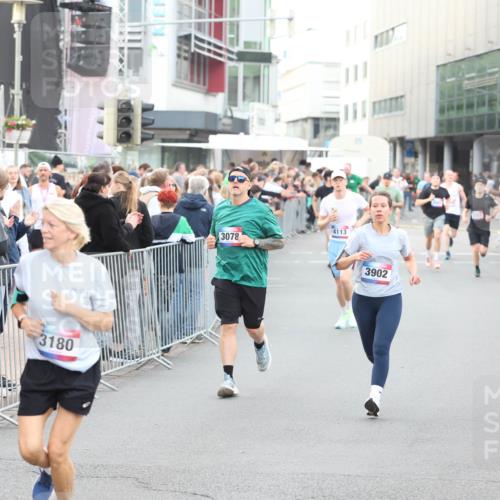 12.06.2026 - Holstenköstenlauf Andreas Tolksdorf http://msf.ph/oto/9747557 12.06.2026 19:59:04 Laufen 3180, 3078, 4113, 3902 meine-sportfotos.de