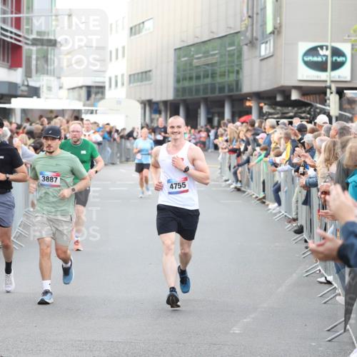 12.06.2026 - Holstenköstenlauf Andreas Tolksdorf http://msf.ph/oto/9747562 12.06.2026 19:59:11 Laufen 457, 3887, 4755 meine-sportfotos.de