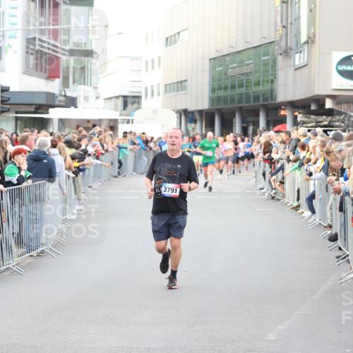 12.06.2026 - Holstenköstenlauf Andreas Tolksdorf http://msf.ph/oto/9747566 12.06.2026 19:59:21 Laufen 3791 meine-sportfotos.de