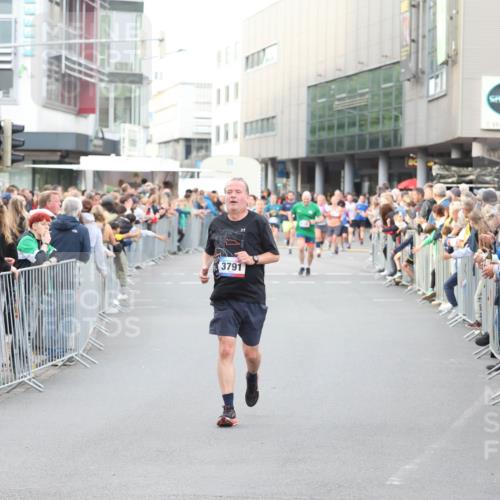 12.06.2026 - Holstenköstenlauf Andreas Tolksdorf http://msf.ph/oto/9747567 12.06.2026 19:59:22 Laufen 3791 meine-sportfotos.de