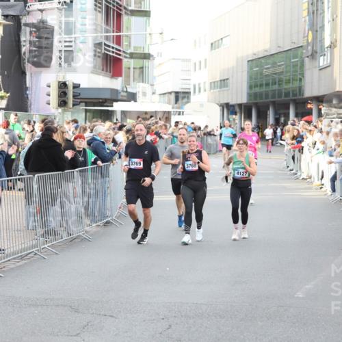 12.06.2026 - Holstenköstenlauf Andreas Tolksdorf http://msf.ph/oto/9747586 12.06.2026 19:59:41 Laufen 3793, 3769, 3768, 4127 meine-sportfotos.de