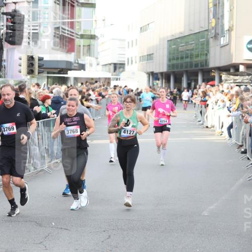 12.06.2026 - Holstenköstenlauf Andreas Tolksdorf http://msf.ph/oto/9747589 12.06.2026 19:59:42 Laufen 3769, 3768, 11, 4127, 4254 meine-sportfotos.de