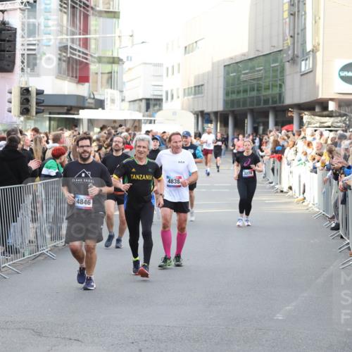 12.06.2026 - Holstenköstenlauf Andreas Tolksdorf http://msf.ph/oto/9747601 12.06.2026 20:00:01 Laufen 4846, 4838, 3278 meine-sportfotos.de