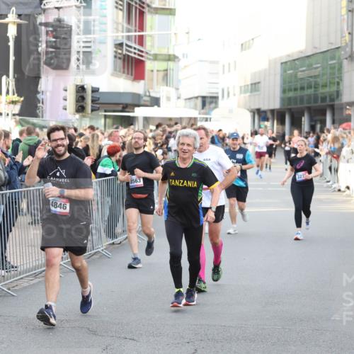 12.06.2026 - Holstenköstenlauf Andreas Tolksdorf http://msf.ph/oto/9747603 12.06.2026 20:00:02 Laufen 3563, 4846, 3272 meine-sportfotos.de