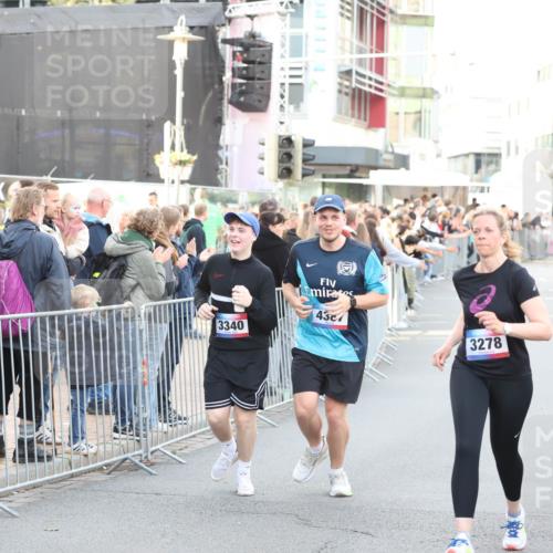 12.06.2026 - Holstenköstenlauf Andreas Tolksdorf http://msf.ph/oto/9747608 12.06.2026 20:00:06 Laufen 3340, 437, 3278 meine-sportfotos.de