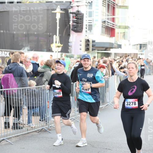 12.06.2026 - Holstenköstenlauf Andreas Tolksdorf http://msf.ph/oto/9747609 12.06.2026 20:00:06 Laufen 3340, 4507, 3278 meine-sportfotos.de