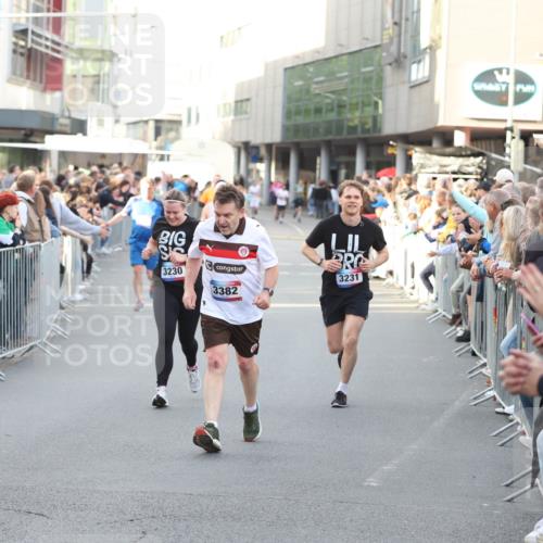 12.06.2026 - Holstenköstenlauf Andreas Tolksdorf http://msf.ph/oto/9747626 12.06.2026 20:00:22 Laufen 3269, 3230, 3382, 3231 meine-sportfotos.de
