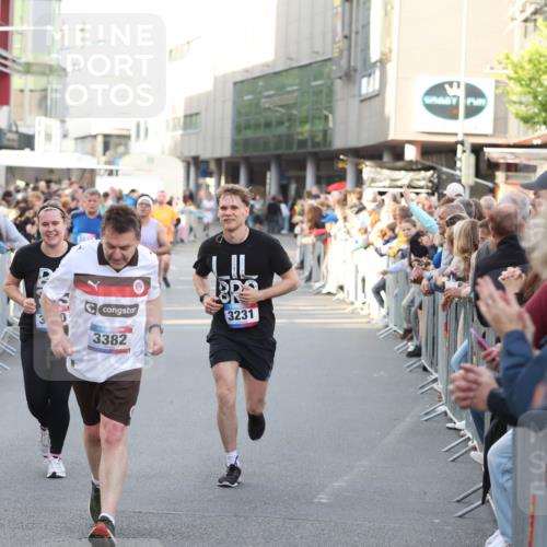 12.06.2026 - Holstenköstenlauf Andreas Tolksdorf http://msf.ph/oto/9747628 12.06.2026 20:00:23 Laufen 3859, 3, 3382, 3231 meine-sportfotos.de