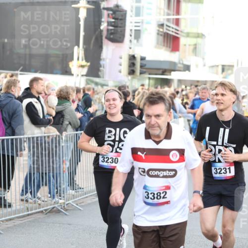 12.06.2026 - Holstenköstenlauf Andreas Tolksdorf http://msf.ph/oto/9747629 12.06.2026 20:00:24 Laufen 3230, 3382, 3231 meine-sportfotos.de