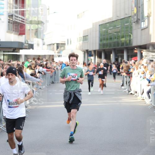 12.06.2026 - Holstenköstenlauf Andreas Tolksdorf http://msf.ph/oto/9747639 12.06.2026 20:00:45 Laufen 4565, 2362 meine-sportfotos.de