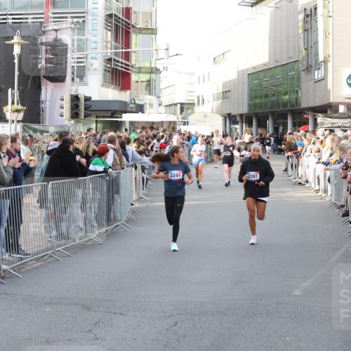12.06.2026 - Holstenköstenlauf Andreas Tolksdorf http://msf.ph/oto/9747643 12.06.2026 20:00:50 Laufen 3241, 3393 meine-sportfotos.de