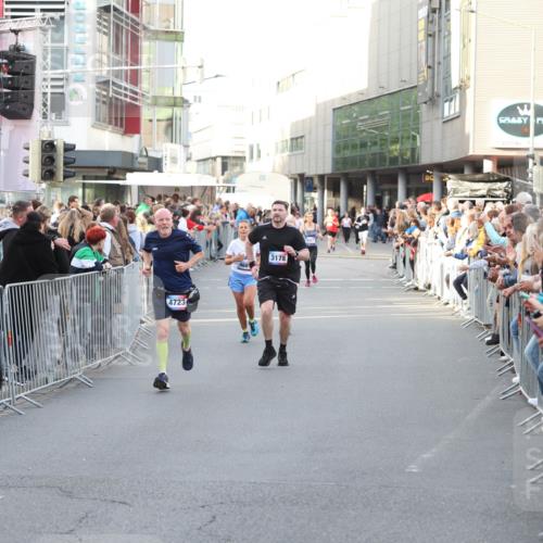 12.06.2026 - Holstenköstenlauf Andreas Tolksdorf http://msf.ph/oto/9747649 12.06.2026 20:00:54 Laufen 3395, 4723, 3178 meine-sportfotos.de