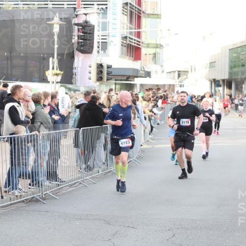 12.06.2026 - Holstenköstenlauf Andreas Tolksdorf http://msf.ph/oto/9747651 12.06.2026 20:00:55 Laufen 4723, 3178, 334 meine-sportfotos.de
