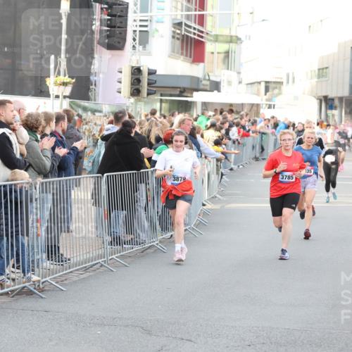 12.06.2026 - Holstenköstenlauf Andreas Tolksdorf http://msf.ph/oto/9747659 12.06.2026 20:01:09 Laufen 10, 3879, 3785, 135 meine-sportfotos.de