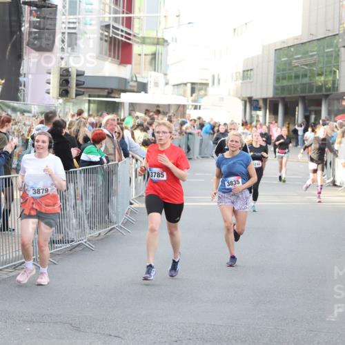 12.06.2026 - Holstenköstenlauf Andreas Tolksdorf http://msf.ph/oto/9747661 12.06.2026 20:01:10 Laufen 3785, 3879, 3835, 1246 meine-sportfotos.de