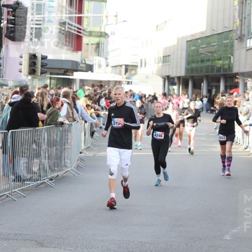 12.06.2026 - Holstenköstenlauf Andreas Tolksdorf http://msf.ph/oto/9747667 12.06.2026 20:01:12 Laufen 315, 3653, 4246 meine-sportfotos.de