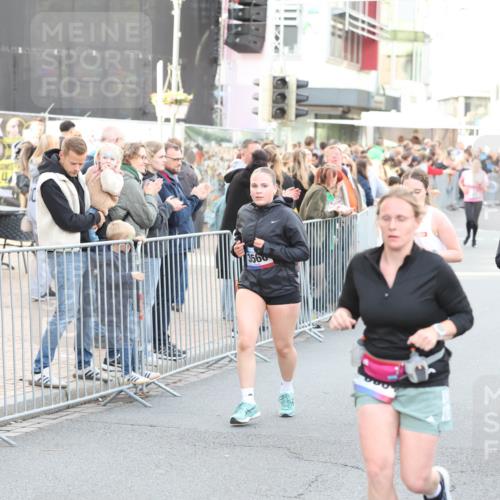 12.06.2026 - Holstenköstenlauf Andreas Tolksdorf http://msf.ph/oto/9747675 12.06.2026 20:01:18 Laufen 14, 3560, 3087 meine-sportfotos.de