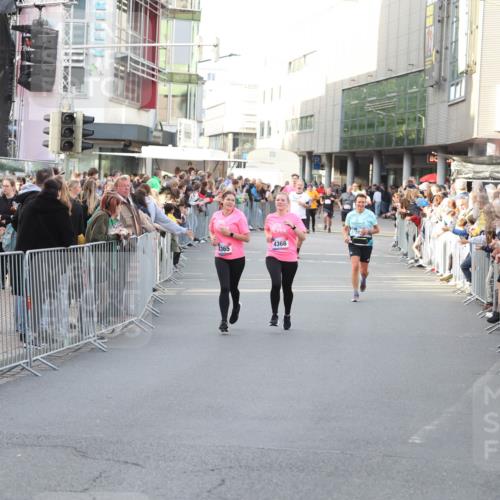 12.06.2026 - Holstenköstenlauf Andreas Tolksdorf http://msf.ph/oto/9747678 12.06.2026 20:01:22 Laufen 4365, 4366 meine-sportfotos.de
