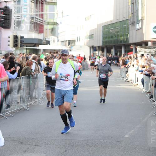 12.06.2026 - Holstenköstenlauf Andreas Tolksdorf http://msf.ph/oto/9747690 12.06.2026 20:01:34 Laufen 2030, 4382, 11, 328, 4890, 3558 meine-sportfotos.de