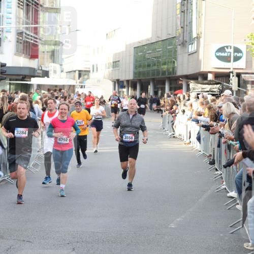 12.06.2026 - Holstenköstenlauf Andreas Tolksdorf http://msf.ph/oto/9747692 12.06.2026 20:01:36 Laufen 4890, 3284, 4792, 4727, 3558 meine-sportfotos.de