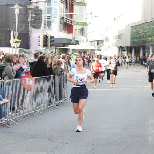 12.06.2026 - Holstenköstenlauf Andreas Tolksdorf http://msf.ph/oto/9747699 12.06.2026 20:01:41 Laufen 4727, 4743, 149, 4805 meine-sportfotos.de
