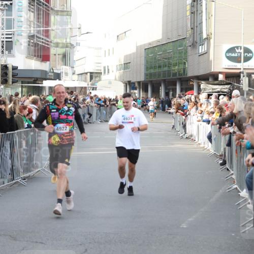 12.06.2026 - Holstenköstenlauf Andreas Tolksdorf http://msf.ph/oto/9747709 12.06.2026 20:01:46 Laufen 4149, 4922, 4931 meine-sportfotos.de