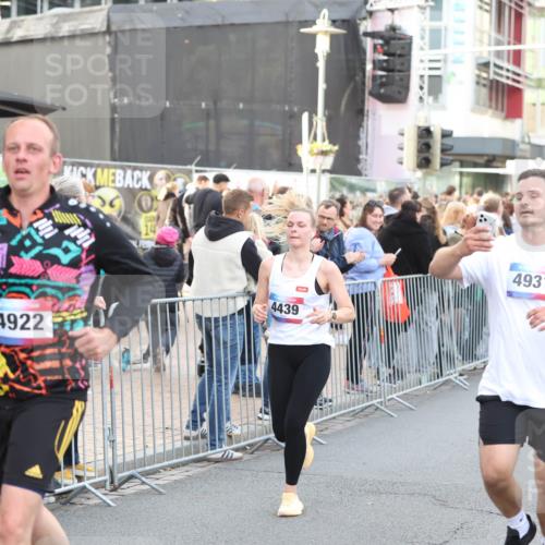12.06.2026 - Holstenköstenlauf Andreas Tolksdorf http://msf.ph/oto/9747712 12.06.2026 20:01:48 Laufen 4922, 14, 4439, 4931, 1 meine-sportfotos.de