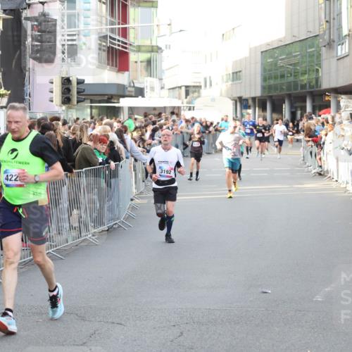 12.06.2026 - Holstenköstenlauf Andreas Tolksdorf http://msf.ph/oto/9747717 12.06.2026 20:02:00 Laufen 422, 3192, 3921 meine-sportfotos.de