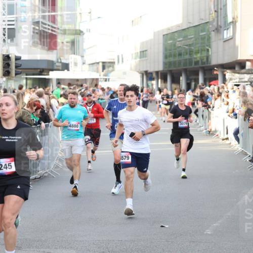 12.06.2026 - Holstenköstenlauf Andreas Tolksdorf http://msf.ph/oto/9747733 12.06.2026 20:02:11 Laufen 4245, 771, 4880, 3079, 1579 meine-sportfotos.de