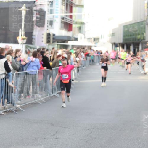 12.06.2026 - Holstenköstenlauf Andreas Tolksdorf http://msf.ph/oto/9747748 12.06.2026 20:02:38 Laufen 411 meine-sportfotos.de