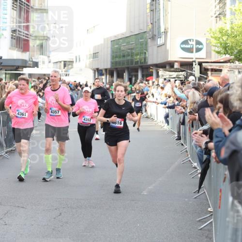 12.06.2026 - Holstenköstenlauf Andreas Tolksdorf http://msf.ph/oto/9747758 12.06.2026 20:02:50 Laufen 37, 4357, 4361, 4352, 4616, 3167 meine-sportfotos.de