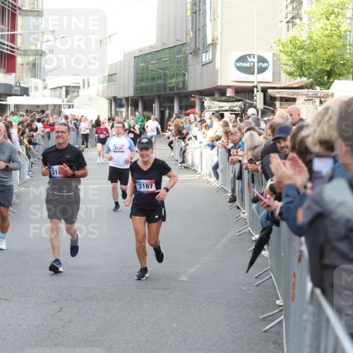 12.06.2026 - Holstenköstenlauf Andreas Tolksdorf http://msf.ph/oto/9747765 12.06.2026 20:02:55 Laufen 3766, 3131, 3167 meine-sportfotos.de