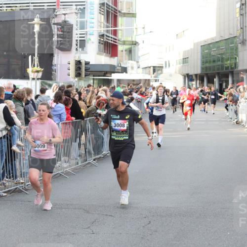 12.06.2026 - Holstenköstenlauf Andreas Tolksdorf http://msf.ph/oto/9747783 12.06.2026 20:03:20 Laufen 009, 3008, 3978 meine-sportfotos.de