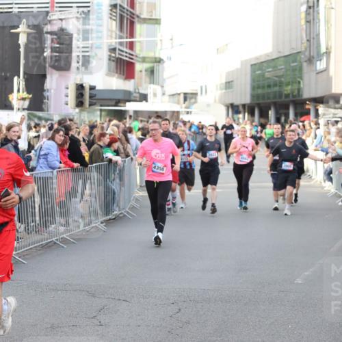 12.06.2026 - Holstenköstenlauf Andreas Tolksdorf http://msf.ph/oto/9747797 12.06.2026 20:03:29 Laufen 4833, 4350, 3933, 3905 meine-sportfotos.de