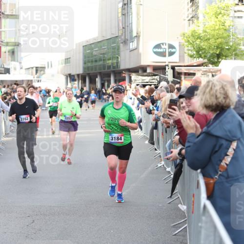 12.06.2026 - Holstenköstenlauf Andreas Tolksdorf http://msf.ph/oto/9747805 12.06.2026 20:03:40 Laufen 3162, 3257, 3184, 265 meine-sportfotos.de