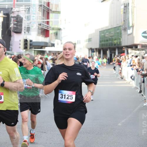 12.06.2026 - Holstenköstenlauf Andreas Tolksdorf http://msf.ph/oto/9747819 12.06.2026 20:03:47 Laufen 3809, 3125 meine-sportfotos.de
