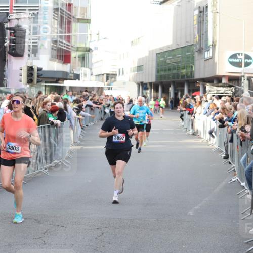 12.06.2026 - Holstenköstenlauf Andreas Tolksdorf http://msf.ph/oto/9747821 12.06.2026 20:03:49 Laufen 3803, 3897 meine-sportfotos.de