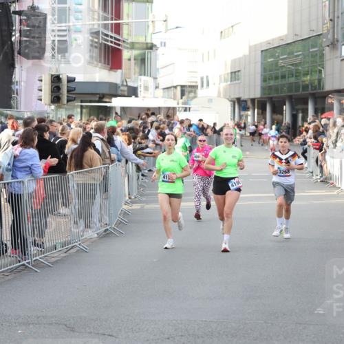 12.06.2026 - Holstenköstenlauf Andreas Tolksdorf http://msf.ph/oto/9747835 12.06.2026 20:04:06 Laufen 419, 4691, 4196, 3268 meine-sportfotos.de