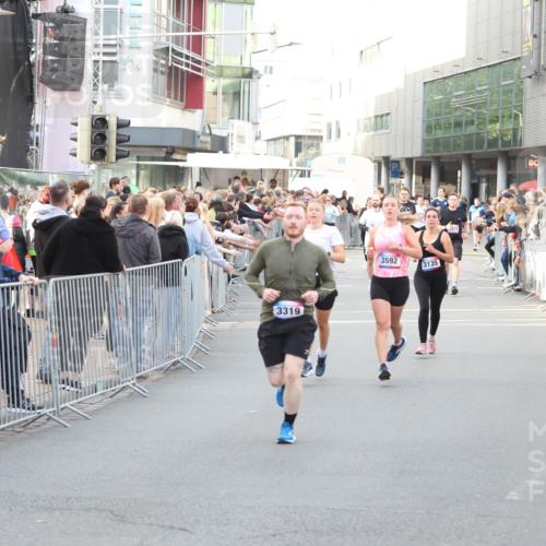 12.06.2026 - Holstenköstenlauf Andreas Tolksdorf http://msf.ph/oto/9747853 12.06.2026 20:04:31 Laufen 2, 3319, 3592, 3135 meine-sportfotos.de
