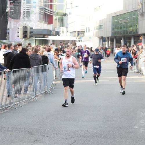 12.06.2026 - Holstenköstenlauf Andreas Tolksdorf http://msf.ph/oto/9747870 12.06.2026 20:04:50 Laufen 4415, 3279, 3179 meine-sportfotos.de