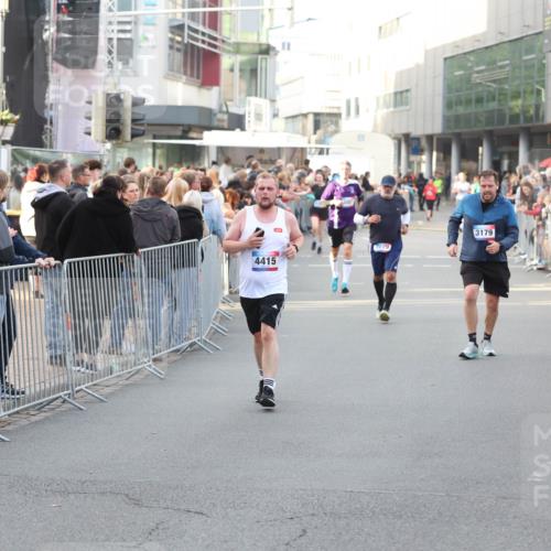 12.06.2026 - Holstenköstenlauf Andreas Tolksdorf http://msf.ph/oto/9747871 12.06.2026 20:04:50 Laufen 4415, 2, 3279, 3179 meine-sportfotos.de