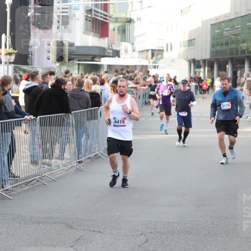 12.06.2026 - Holstenköstenlauf Andreas Tolksdorf http://msf.ph/oto/9747872 12.06.2026 20:04:50 Laufen 4415, 3179, 3279 meine-sportfotos.de