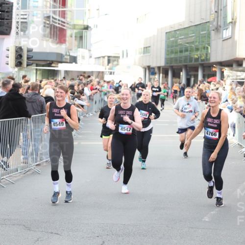 12.06.2026 - Holstenköstenlauf Andreas Tolksdorf http://msf.ph/oto/9747903 12.06.2026 20:05:28 Laufen 4549, 4547, 3328, 4617, 4766 meine-sportfotos.de